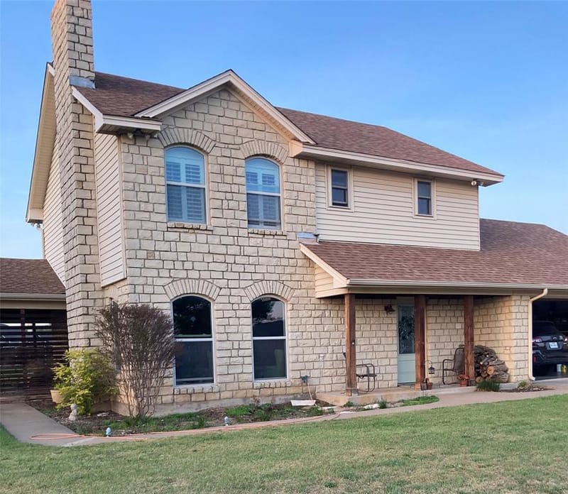 700 Aqua Vista Drive, Granbury TX 76049