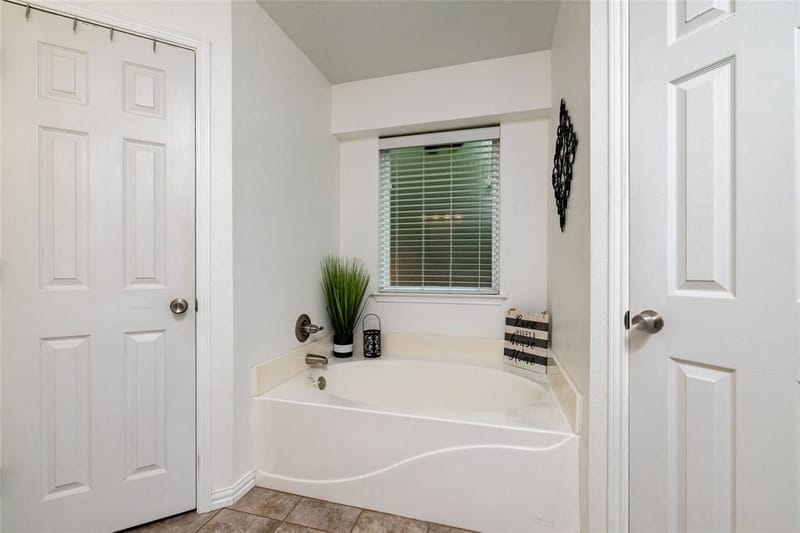 1808 Estates Drive, Mansfield TX 76063 - Photo 20