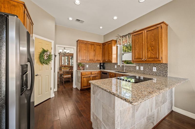 2736 Woodbridge Drive, Hurst TX 76054 - Photo 8