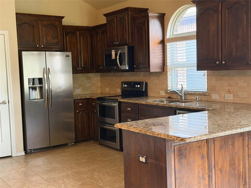 1220 Scott Drive, Weatherford TX 76087 - Photo 6