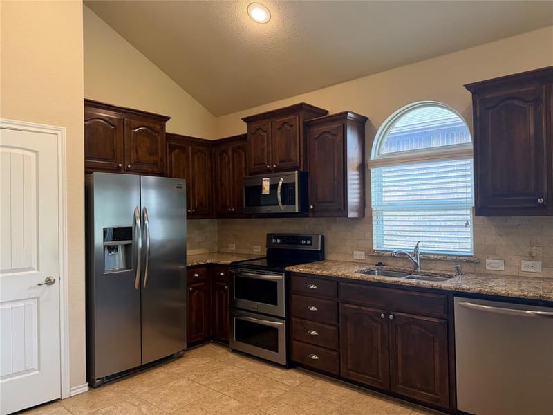 1220 Scott Drive, Weatherford TX 76087 - Photo 8