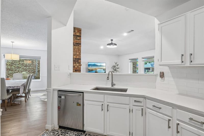 322 Valley Spring Drive, Arlington TX 76018 - Photo 27