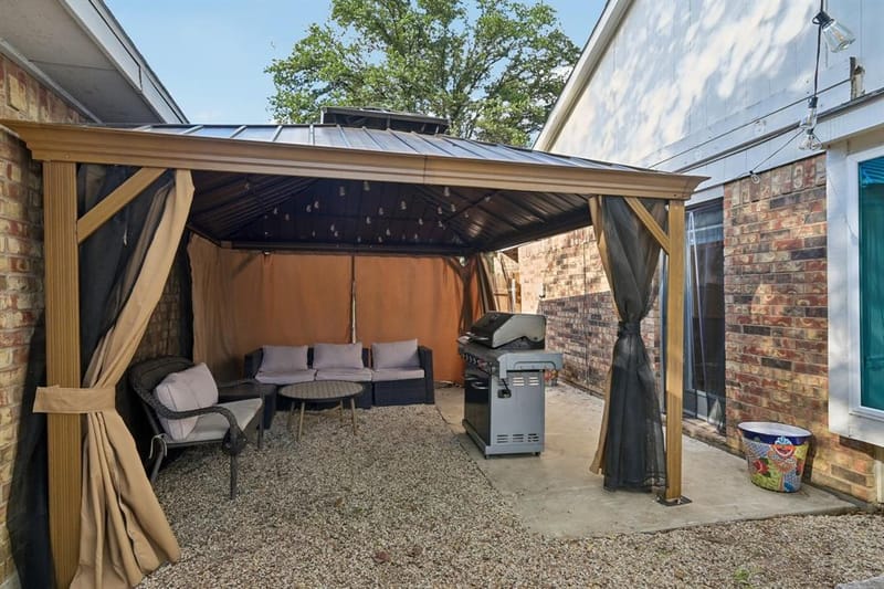 322 Valley Spring Drive, Arlington TX 76018 - Photo 8