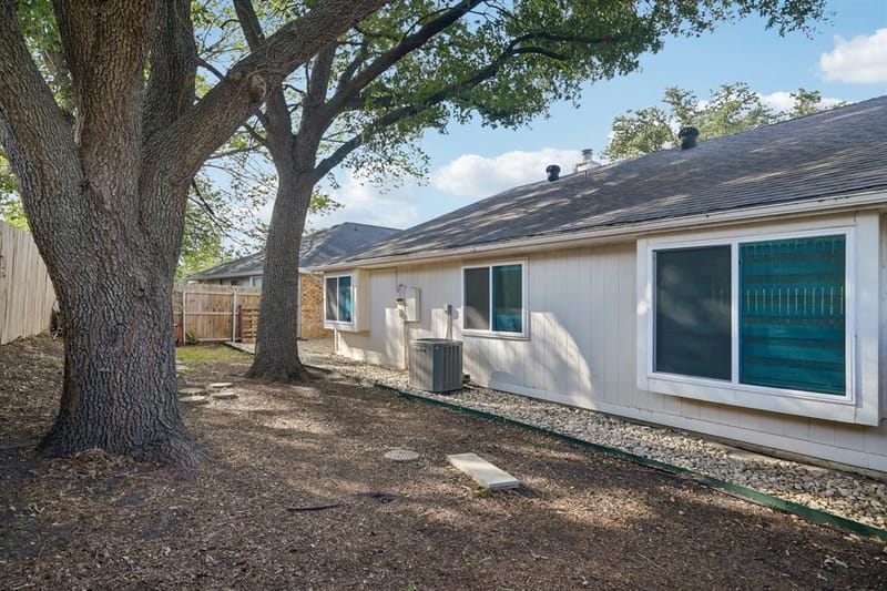 322 Valley Spring Drive, Arlington TX 76018 - Photo 21