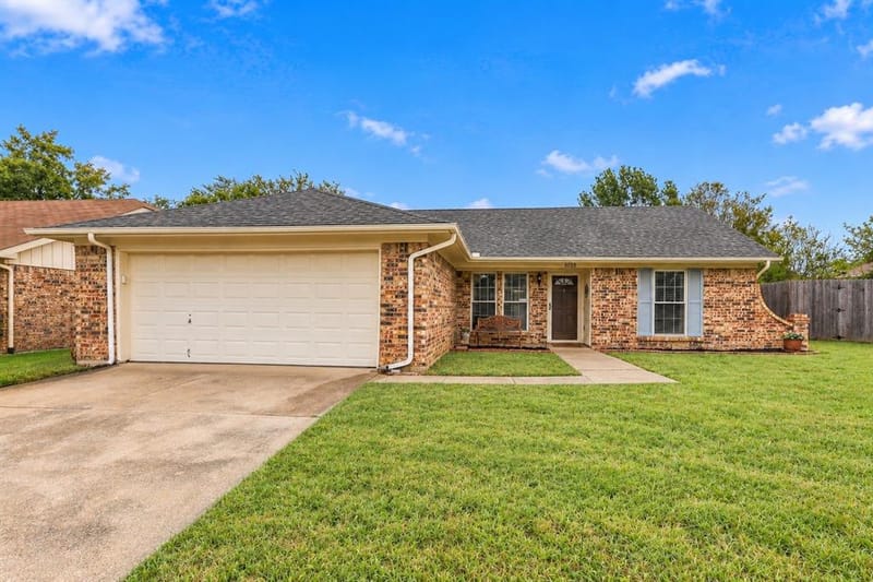 8028 Katie Lane, Watauga TX 76148 - Photo 2
