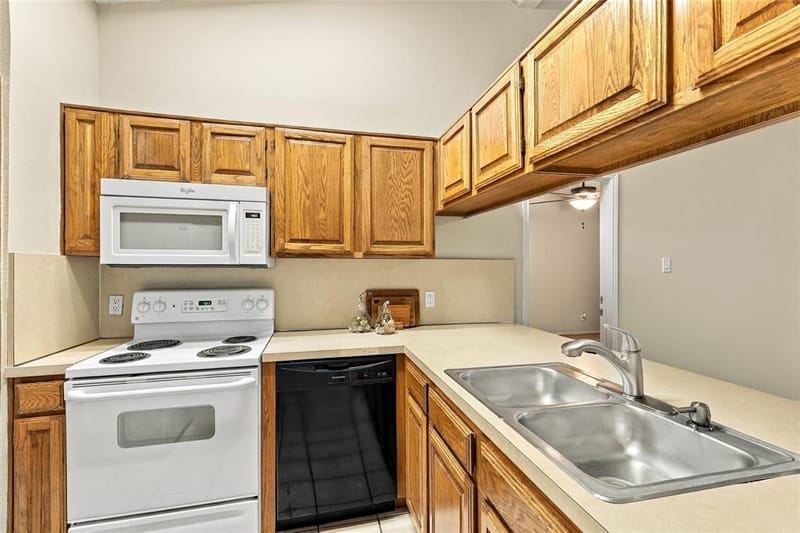 8028 Katie Lane, Watauga TX 76148 - Photo 8