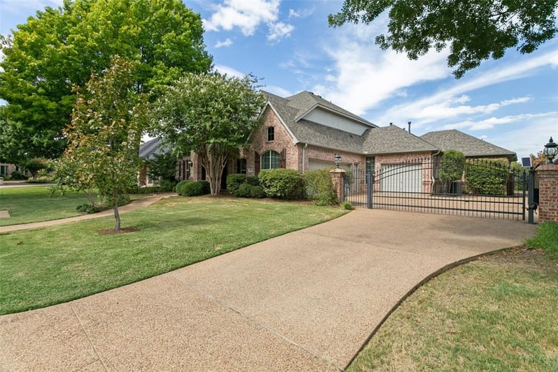 13825 E Riviera Drive, Fort Worth TX 76028 - Photo 2