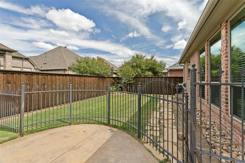 13825 E Riviera Drive, Fort Worth TX 76028 - Photo 34