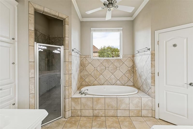 13825 E Riviera Drive, Fort Worth TX 76028 - Photo 18