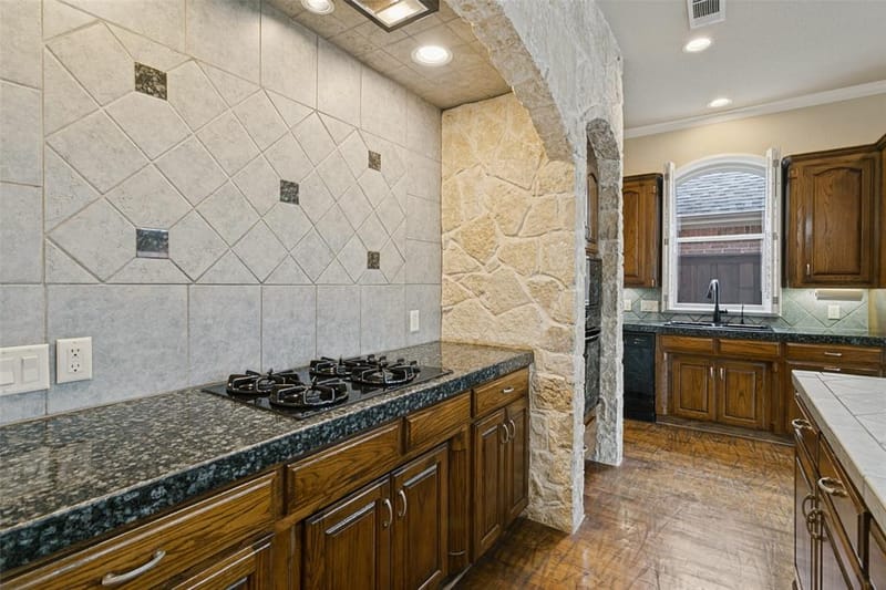 13825 E Riviera Drive, Fort Worth TX 76028 - Photo 11