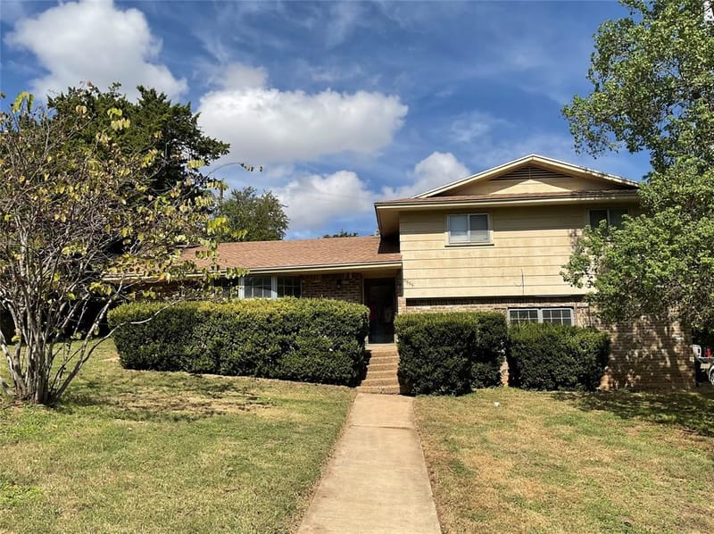 9555 Brookhollow Drive, Woodway TX 76712