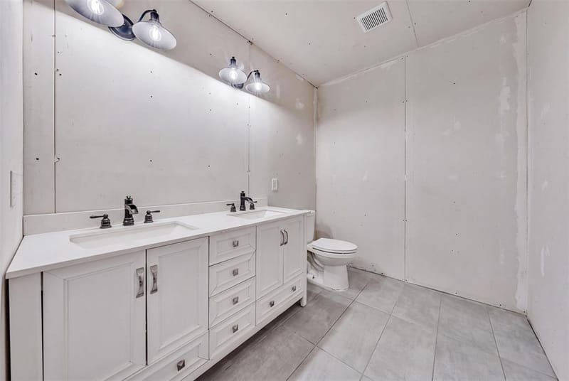2421 N County Road 810, Alvarado TX 76009 - Photo 33