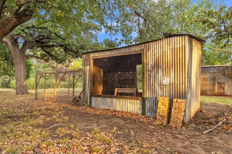 2421 N County Road 810, Alvarado TX 76009 - Photo 39