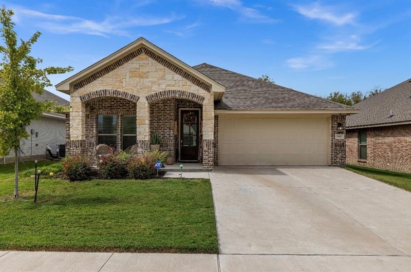 9936 Mescalbean Boulevard, Fort Worth TX 76036