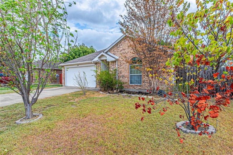 1214 Embercrest Drive, Midlothian TX 76065 - Photo 2