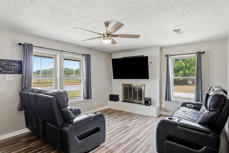 1512 Cobb Street, Bridgeport TX 76426 - Photo 4