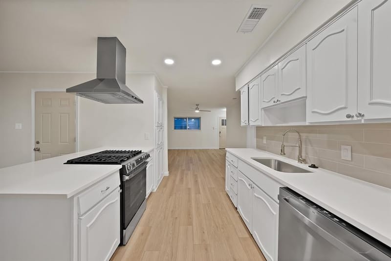 3206 Griffiths Drive, Irving TX 75061 - Photo 8