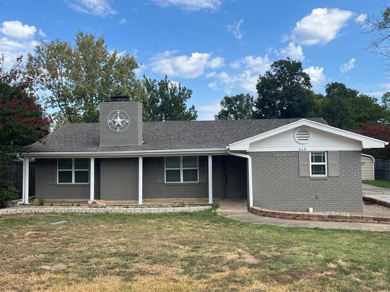 615 E Fairview Street, Blossom TX 75416 - Photo 2