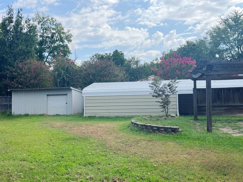 615 E Fairview Street, Blossom TX 75416 - Photo 7