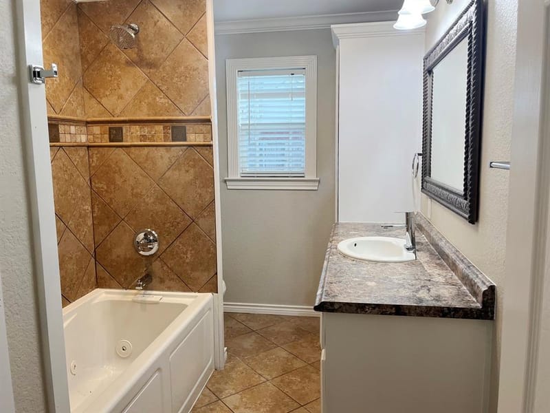 615 E Fairview Street, Blossom TX 75416 - Photo 15