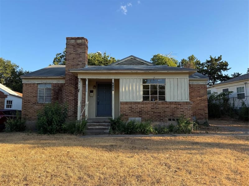 2726 Avon Street, Dallas TX 75211 - Photo 2
