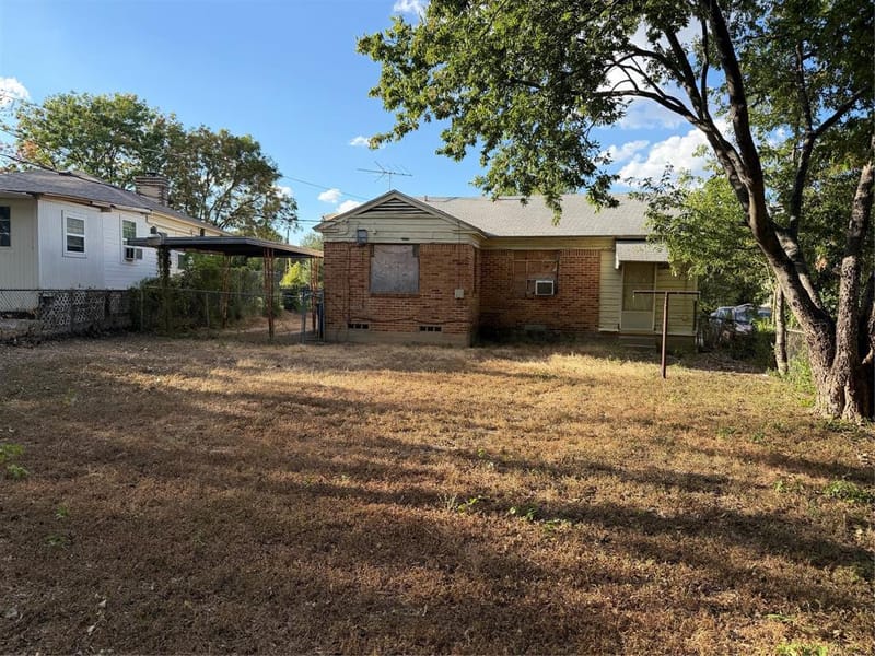 2726 Avon Street, Dallas TX 75211 - Photo 3