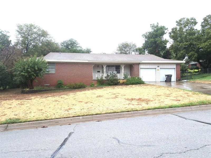 4221 Woodlake Drive, Lake Worth TX 76135