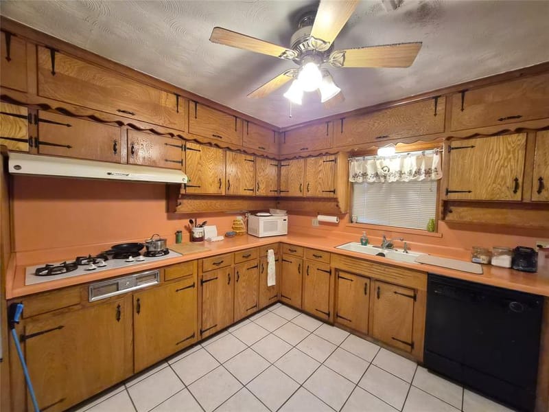 4221 Woodlake Drive, Lake Worth TX 76135 - Photo 8