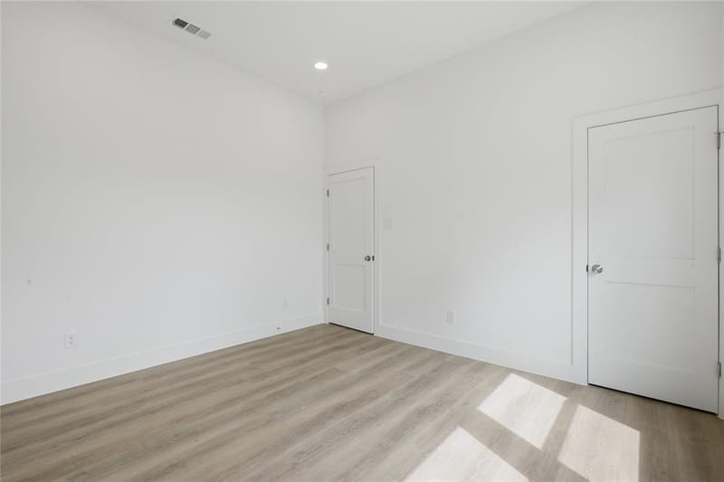 2634 Bainbridge Drive, Dallas TX 75237 - Photo 23