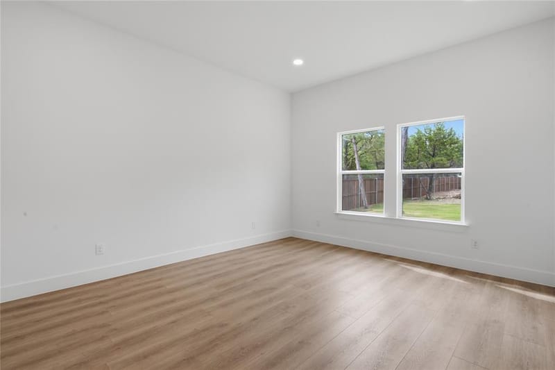 2634 Bainbridge Drive, Dallas TX 75237 - Photo 16