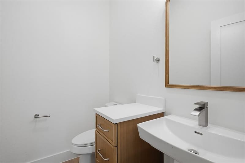 2634 Bainbridge Drive, Dallas TX 75237 - Photo 12