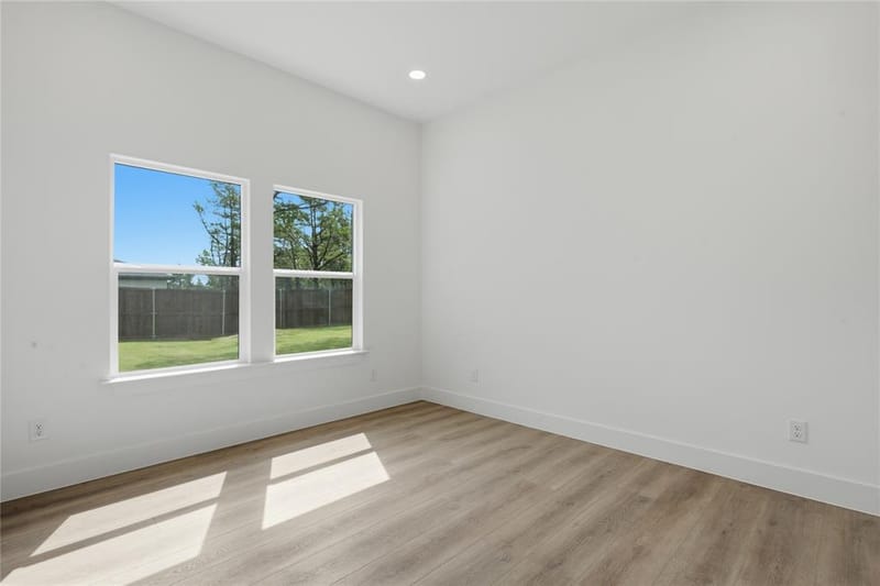 2634 Bainbridge Drive, Dallas TX 75237 - Photo 22