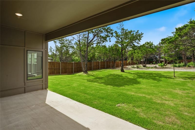 2634 Bainbridge Drive, Dallas TX 75237 - Photo 7