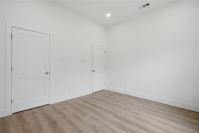 2634 Bainbridge Drive, Dallas TX 75237 - Photo 28