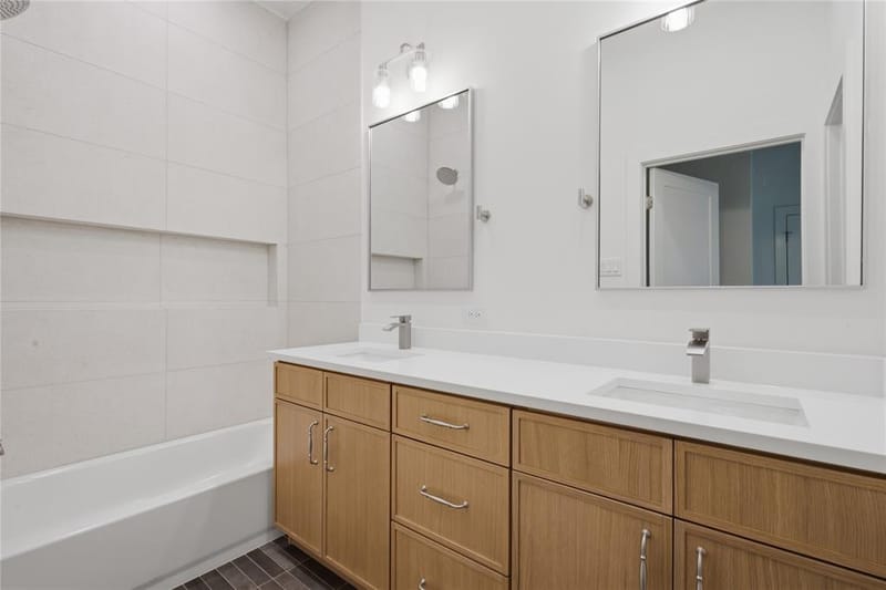 2634 Bainbridge Drive, Dallas TX 75237 - Photo 24