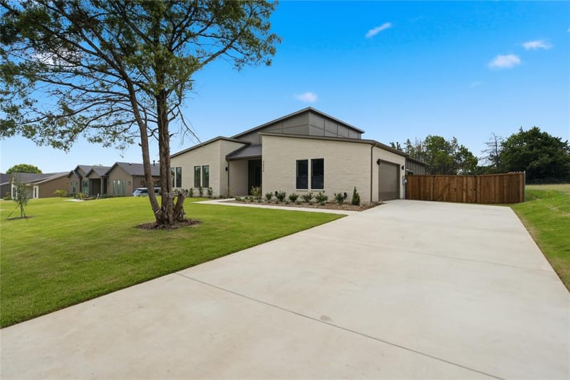 2634 Bainbridge Drive, Dallas TX 75237 - Photo 35