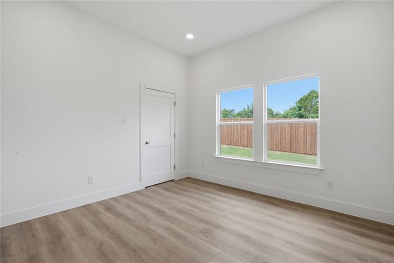 2634 Bainbridge Drive, Dallas TX 75237 - Photo 21