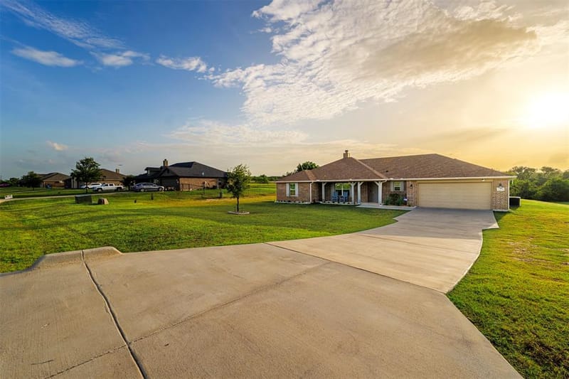 129 Springwood Ranch Loop, Springtown TX 76082 - Photo 29