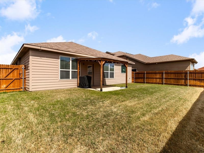 209 Emerald Creek Drive, Fort Worth TX 76131 - Photo 24