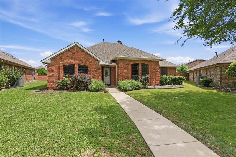 112 Highland Meadow Circle, Coppell TX 75019 - Photo 2
