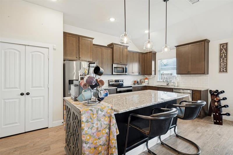 112 Kens Court, Pilot Point TX 76258 - Photo 8