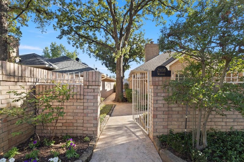 2108 Woodway Drive, Arlington TX 76017 - Photo 2