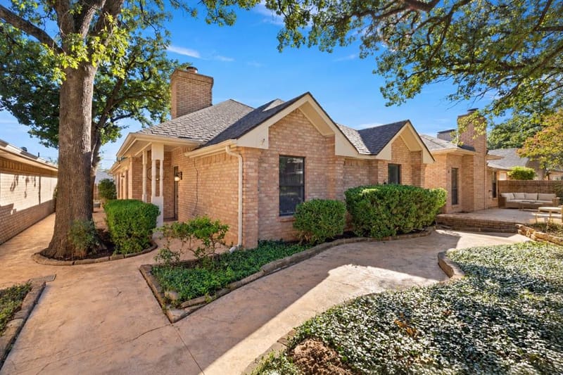2108 Woodway Drive, Arlington TX 76017