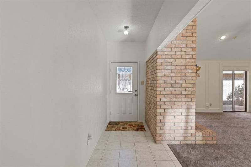 2108 Woodway Drive, Arlington TX 76017 - Photo 5
