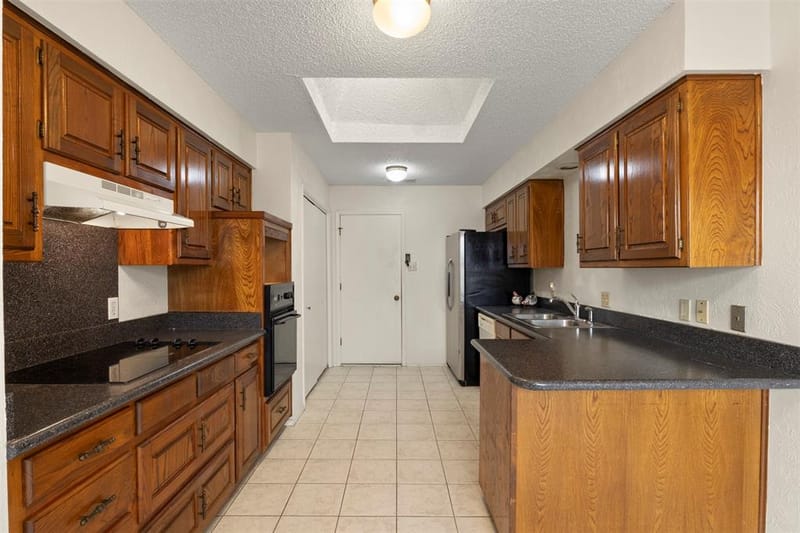 2108 Woodway Drive, Arlington TX 76017 - Photo 11