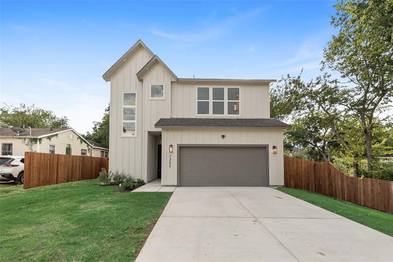 1307 Diceman Avenue, Dallas TX 75203 - Photo 2