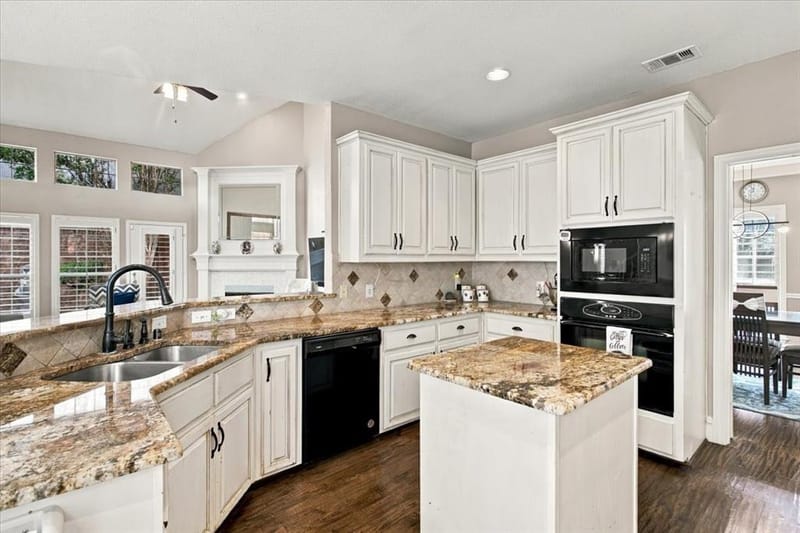 9205 Cedardale Drive, Plano TX 75025 - Photo 10