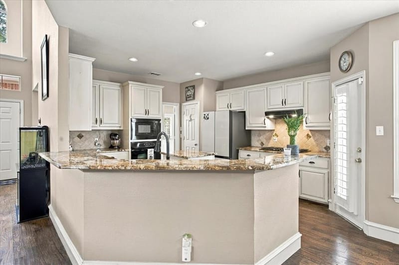 9205 Cedardale Drive, Plano TX 75025 - Photo 14