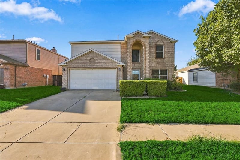 1424 Autumncrest Drive, Arlington TX 76002 - Photo 2