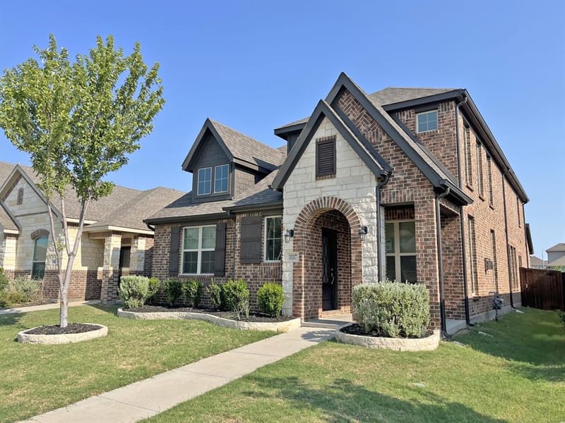 1117 Milfoil Drive, Justin TX 76247 - Photo 2